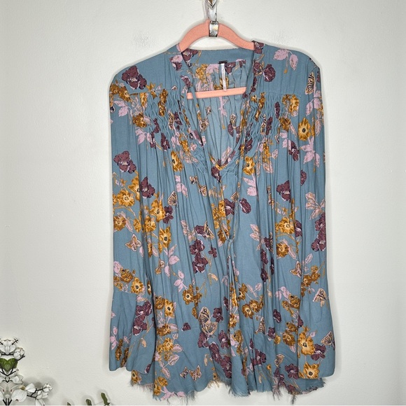 FREE PEOPLE So Fine Printed Smocked Top Sky Blue Floral {KK28} - Picture 3 of 7